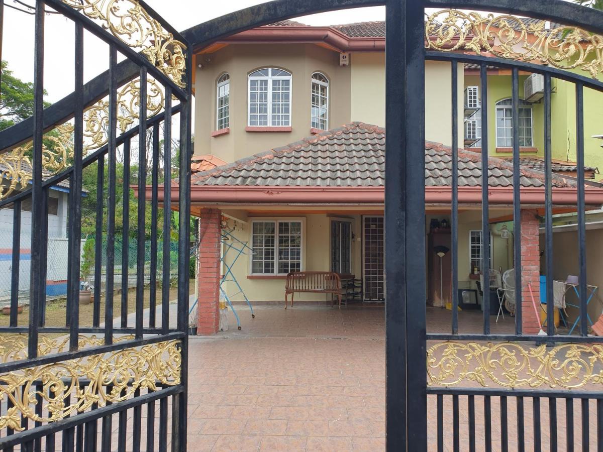 Lavender Impian Homestay Kajang Buitenkant foto